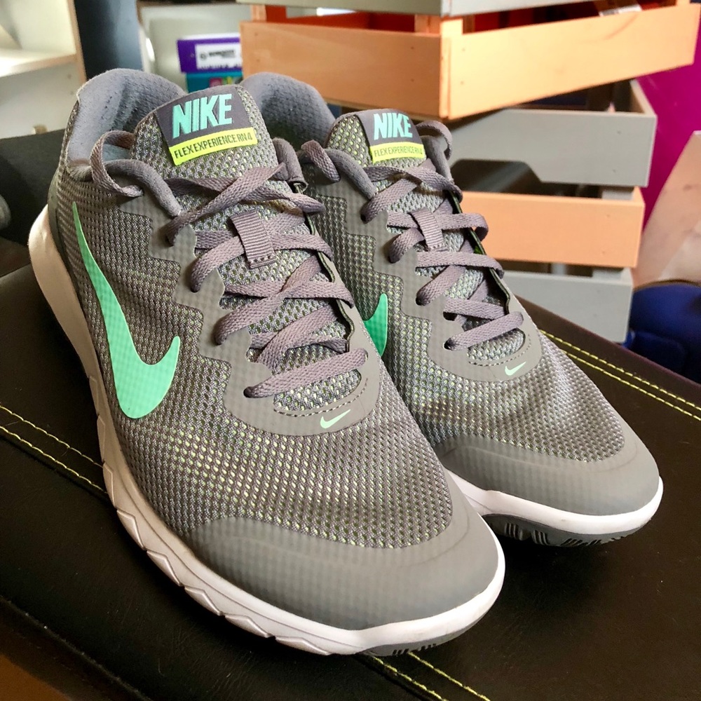 Nike Sneaks